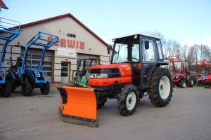 Kubota GL26D z pługiem do śniegu