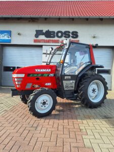 Yanmar AF 26 z oryginalną klimatyzowaną kabiną